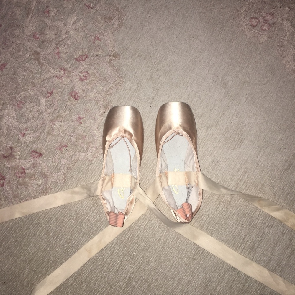 7M Capezio Aria 121 Pointe Shoes